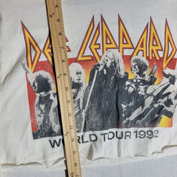 Def Leppard NWT  Crop T shirt Concert Band LS SMALL MEDIUM Forever 21 - Picture 6 of 10